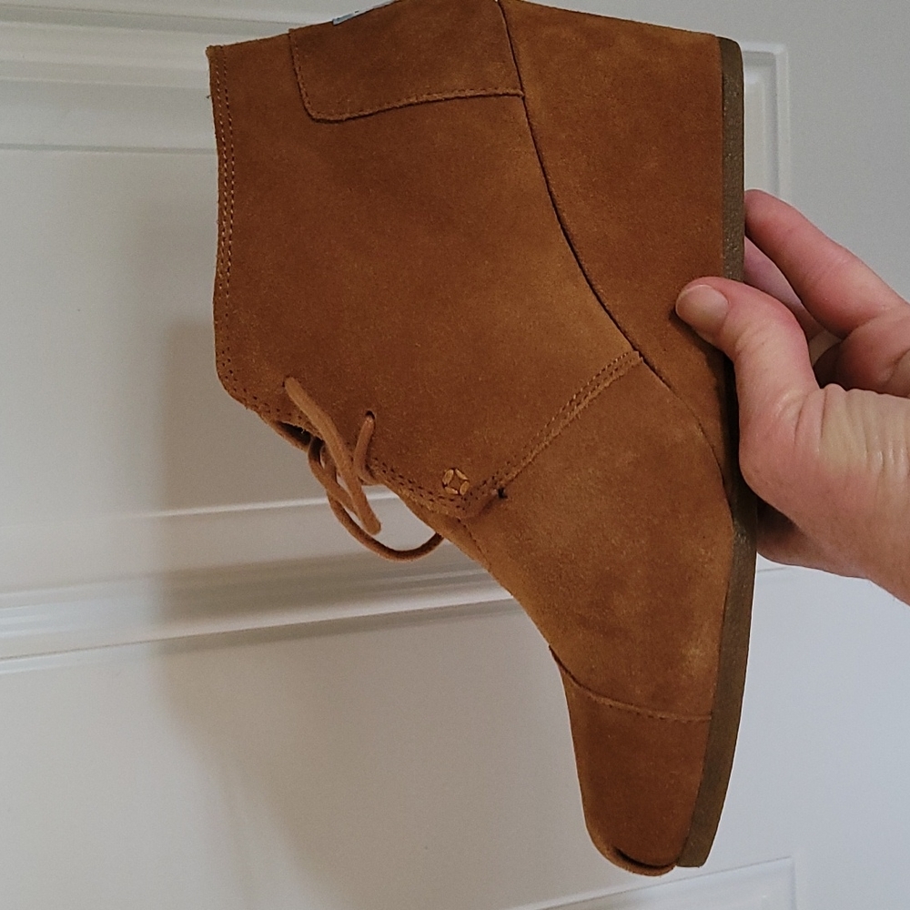 Toms wedge booties